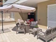 APPARTAMENTO A SENIGALLIA: Semicentrale, mq. 66 (soggiorno, cucinotto, camera, cameretta e bagno) + mq. 120 corte esclusiva + garage, costruzione 2011