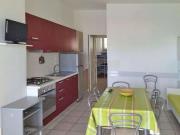 APPARTAMENTO A MARZOCCA: Fronte mare, bilocale con portico vista spiaggia + tavernetta con bagno e posto auto esterno 