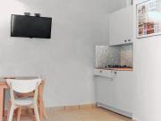 JESI: a M. 100 dall'Arco Clementino, bilocale con bagno al piano terra, con ingresso indipendente. Solo referenziati. Contatti solo tramite email a info@alfasei.it