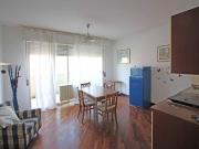 APPARTAMENTO A MARZOCCA: Bilocale al primo piano (soggiorno/cucina, camera, bagno) + terrazzo abitabile, a m. 100 dal mare