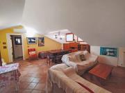 SENIGALLIA- L.MARE MAMELI- Affittasi (solo referenziati), appartamento mansardato al piano secondo senza ascensore, composto da ingresso, cucinotto, salone luminoso con terrazzo a tasca vista mare, due camere e bagno. Arredato. Ottime condizioni.
Inviare mail per essere ricontattati.