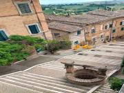 CORINALDO- Centro storico- soluzione cielo terra con ingresso autonomo,  di circa mq. 120 totali.