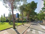SENIGALLIA- Zona Piano regolatore- In palazzina signorile, appartamento di mq.120 al secondo piano, da rimodernare, composto da ingresso, salone, cucina con cucinotto, tre camere, doppi servizi, ampi balconi, garage e soffitta.