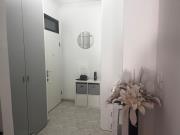 SENIGALLIA-Zona Portone-Appartamento al secondo piano con ascensore, composto da ingresso, soggiorno, cucina con balcone,  due  camere matrimoniali, di cui una con balcone, bagno e soffitta. Recentemente ristrutturato.