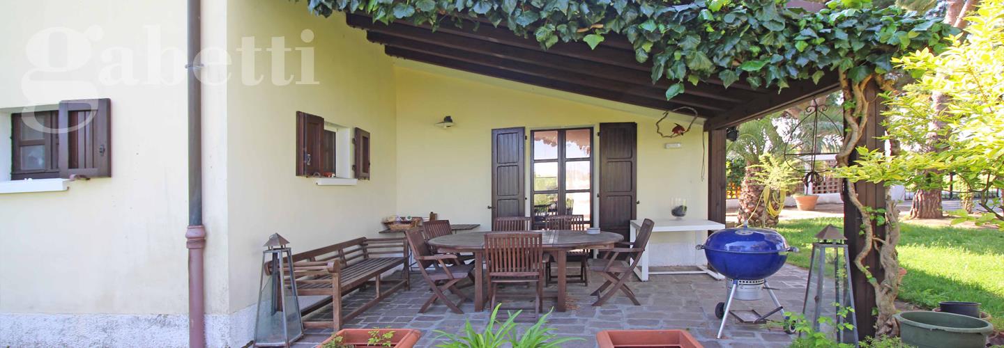 Fotografia principale Immobile[SV03640]: CASA A SENIGALLIA: Prime colline, singola di mq. 300 con giardino di mq. 2.000-