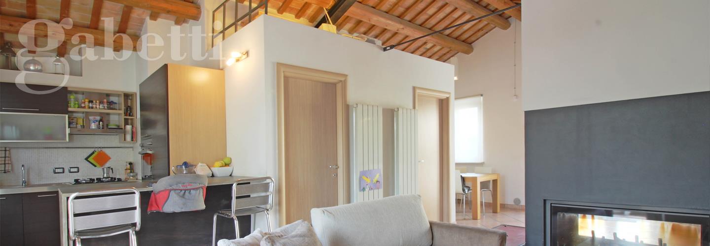 Fotografia principale Immobile[SV03924]: CASA A SENIGALLIA: Prima collina, ex Colonica di mq 220 su due livelli + bella dependance di mq. 92 di nuova costruzione e corte di mq. 2.500. Eu 349.000,00