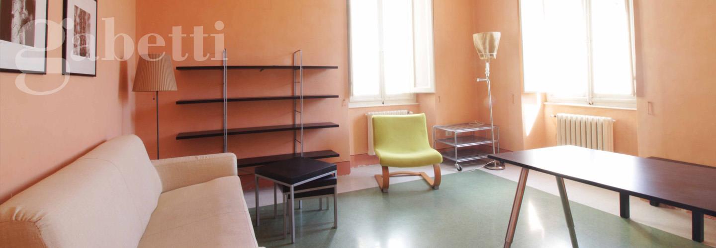 Fotografia principale Immobile[SV04395]: SENIGALLIA-CENTRO STORICO-appartamento di mq.125 secondo piano, composto da soggiorno-cucina, salotto, due camere matrimoniali, doppio servizio, mq. 76 soffitta e due cantine.