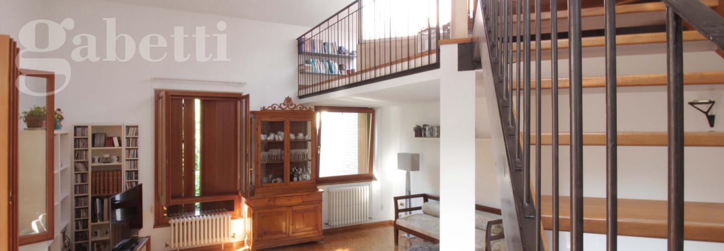Fotografia principale Immobile[SV04473]: APPARTAMENTO A SENIGALLIA: Zona Portone, appartamento indipendente mq. 145, all'interno di complesso prestigioso  (salone, cucina, 2 camere e bagno, soppalco con matrimoniale e bagno) + 3 terrazzi e garage