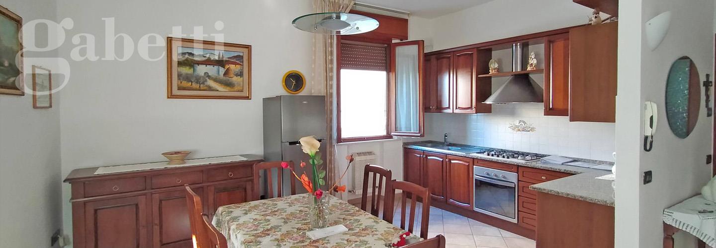 Fotografia principale Immobile[SV04518]: APPARTAMENTO A SENIGALLIA: S. Angelo, ingresso indipendente  (soggiorno/cucina, 2 camere, bagno) + mansarda di mq. 40 con bagno, corte esclusiva e n. 2 box carrabili