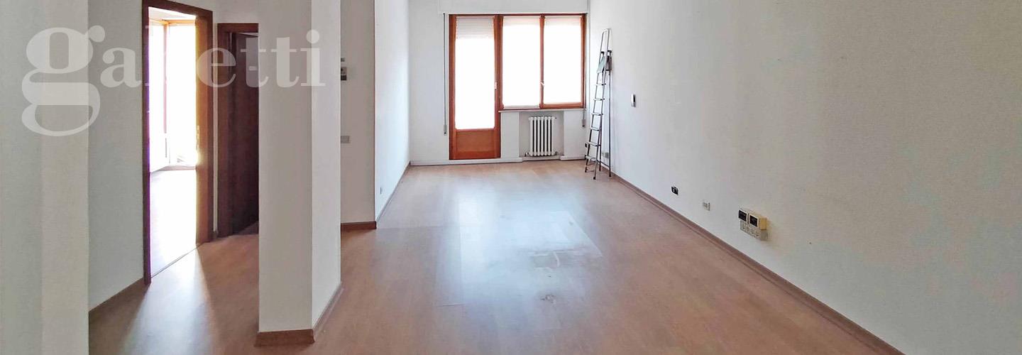 Fotografia principale Immobile[SV04602]: APPARTAMENTO A SENIGALLIA: Centro Storico, mq.200 circa (soggiorno, cucina, studio, 4 camere e 2 bagni), al piano primo, con terrazzo di mq. 105 e garage al piano interrato.