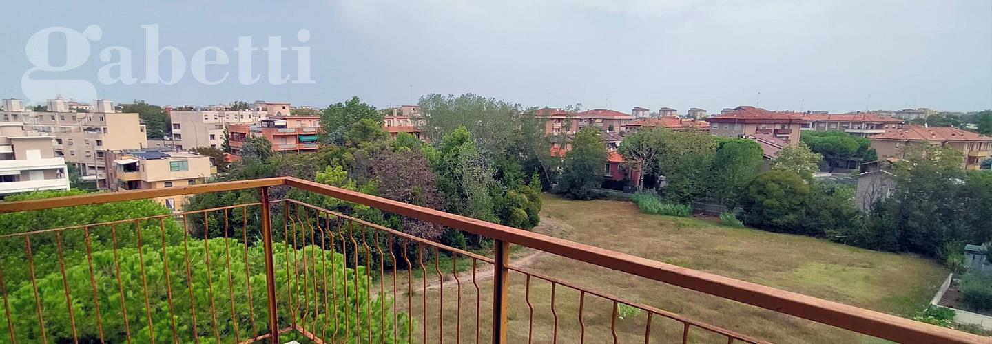 Fotografia principale Immobile[SV04691]: APPARTAMENTO A SENIGALLIA: Zona Via Capanna, panoramico e riservato, al quinto piano, mq. 95 (soggiorno, cucina, 3 camere, bagno) + ampi terrazzi e cantina, ampio stenditoio condominiale. 